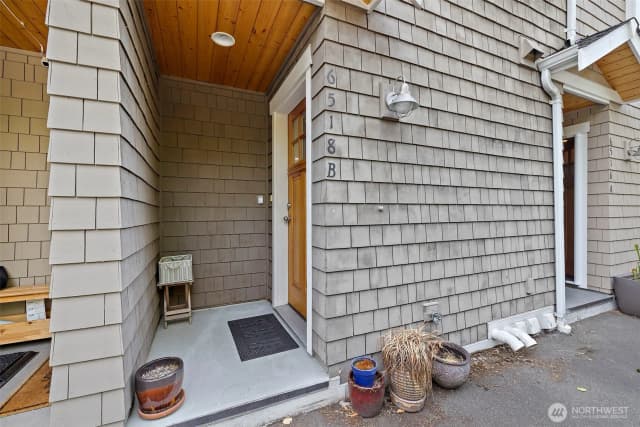 Property photo for 6518 42nd Avenue Sw #b, Seattle