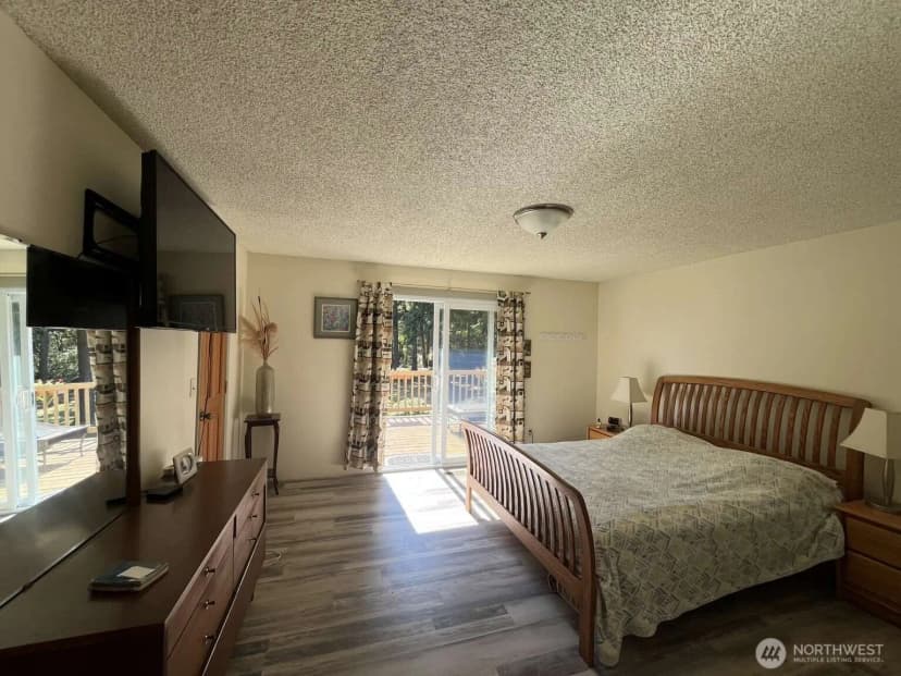 Property photo for 2421 Hastings Avenue W, Port Townsend photo 13
