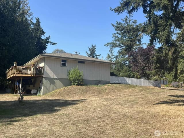 Property photo for 2421 Hastings Avenue W, Port Townsend photo 4