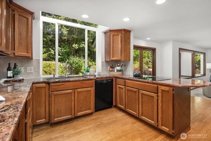 Property photo for 22910 Ne 15 Place, Sammamish photo 9