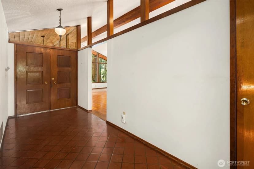 Property photo for 2708 Ne 195th Place, Shoreline photo 8