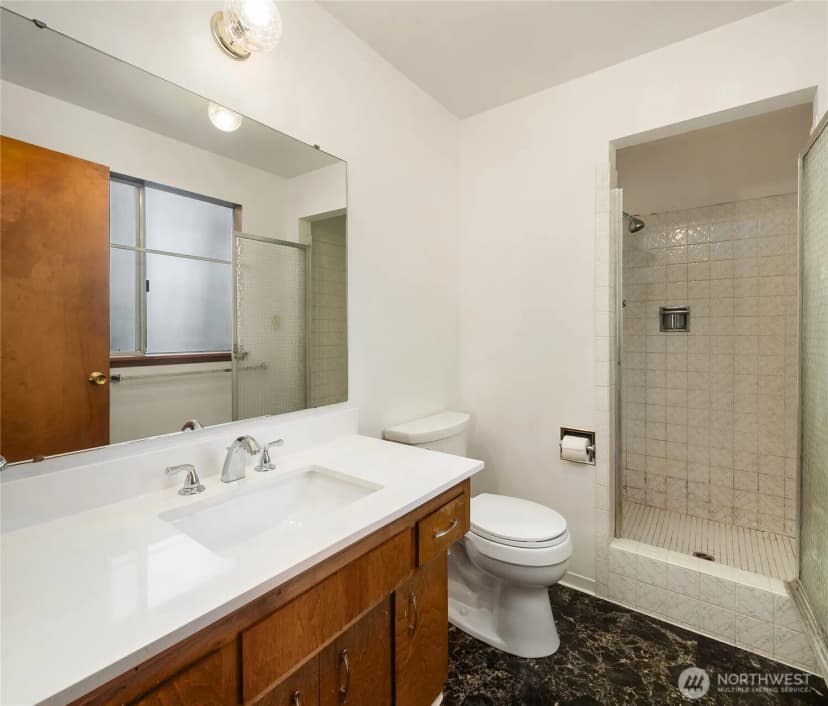 Property photo for 2708 Ne 195th Place, Shoreline photo 25