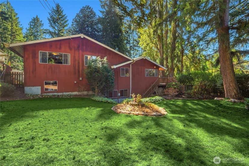 Property photo for 2708 Ne 195th Place, Shoreline photo 30
