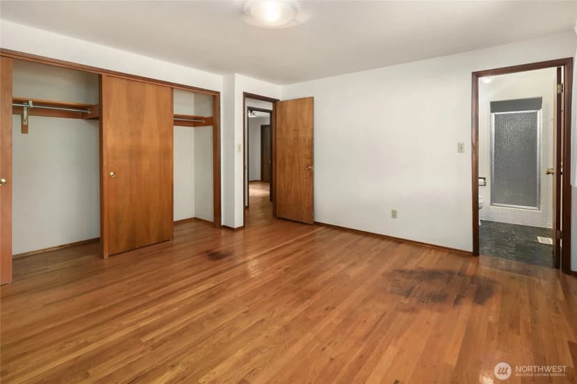 Property photo for 2708 Ne 195th Place, Shoreline photo 15