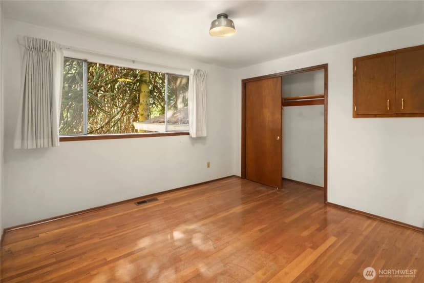 Property photo for 2708 Ne 195th Place, Shoreline photo 21