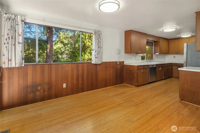 Property photo for 2708 Ne 195th Place, Shoreline photo 13