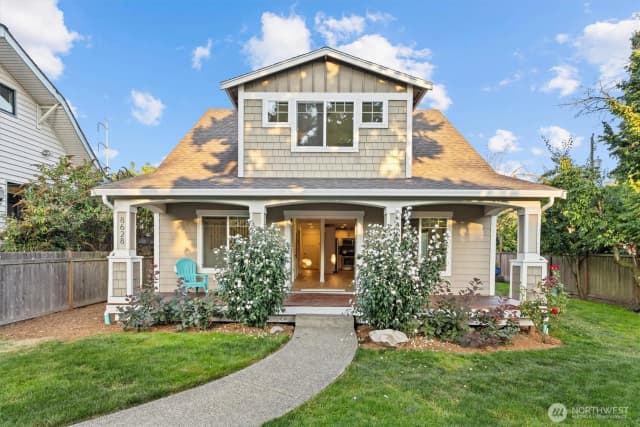 Property photo for 8628 22 Avenue Sw, Seattle photo 2