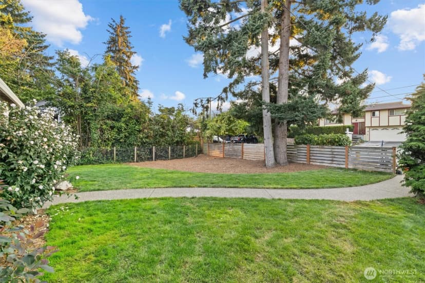 Property photo for 8628 22 Avenue Sw, Seattle photo 3