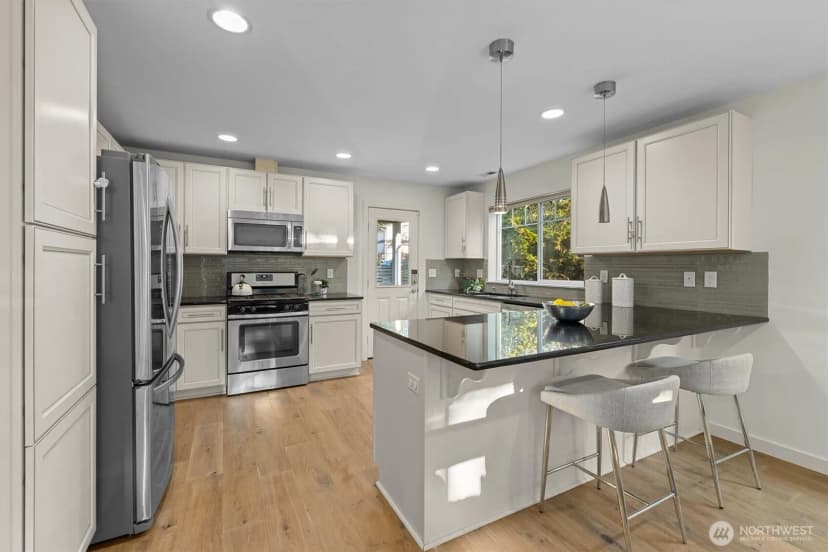 Property photo for 8628 22 Avenue Sw, Seattle photo 15