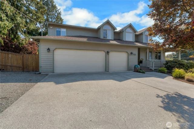 Property photo for 8024 33rd Street W, University Place photo 2
