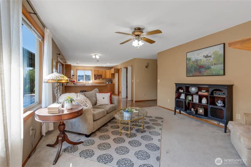 Property photo for 8024 33rd Street W, University Place photo 15