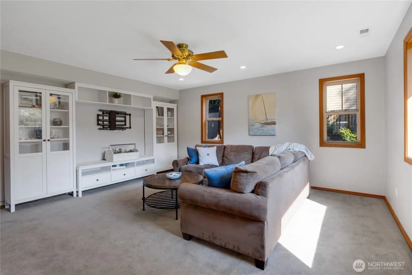 Property photo for 8024 33rd Street W, University Place photo 16