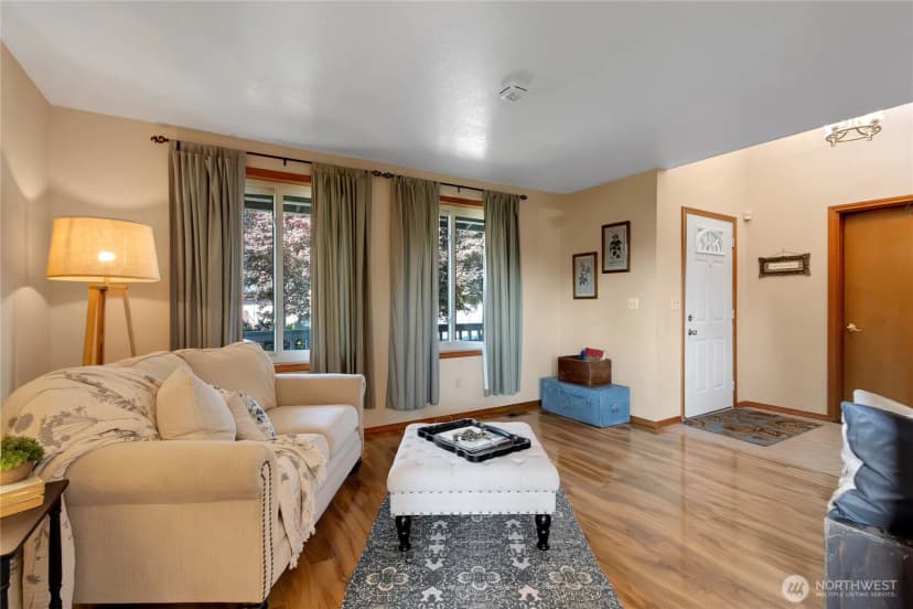 Property photo for 8024 33rd Street W, University Place photo 8