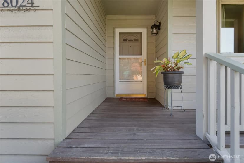 Property photo for 8024 33rd Street W, University Place photo 4