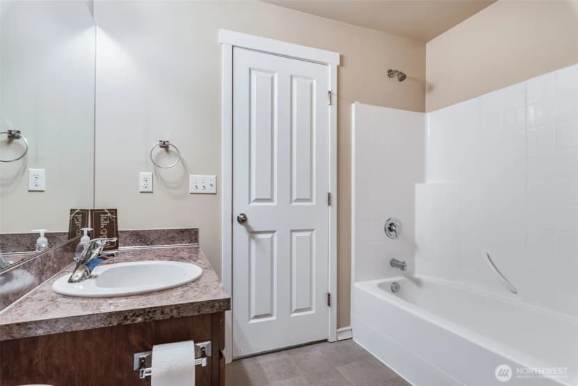 Property photo for 2225 Se Kelby Cir, Port Orchard photo 18