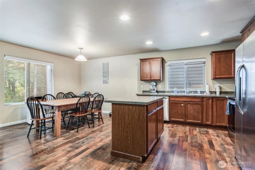 Property photo for 2225 Se Kelby Cir, Port Orchard photo 7
