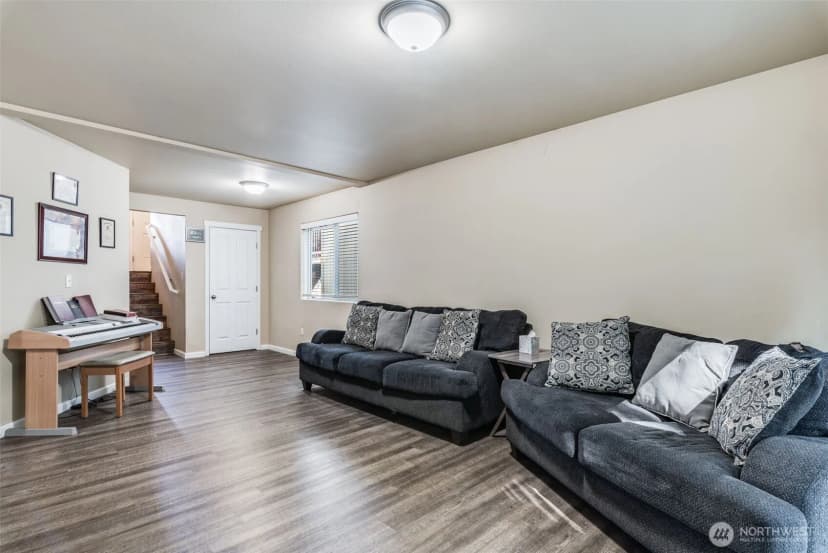 Property photo for 2225 Se Kelby Cir, Port Orchard photo 12