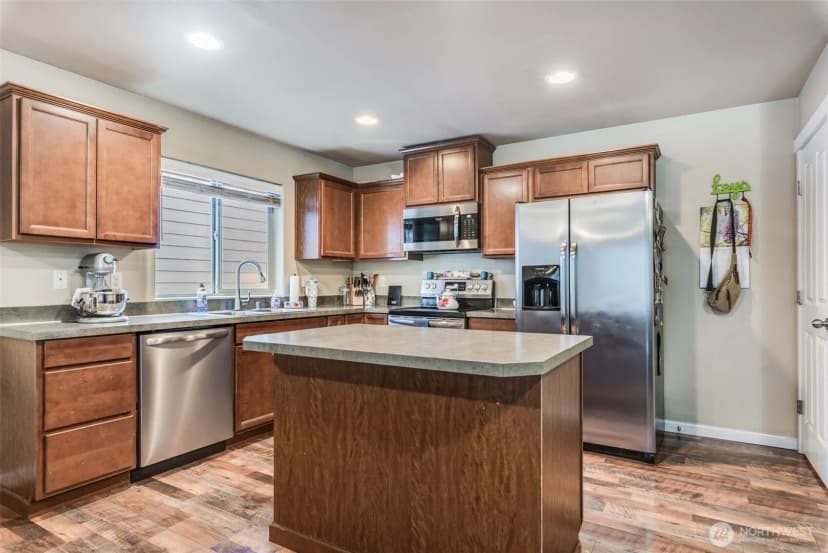 Property photo for 2225 Se Kelby Cir, Port Orchard photo 8