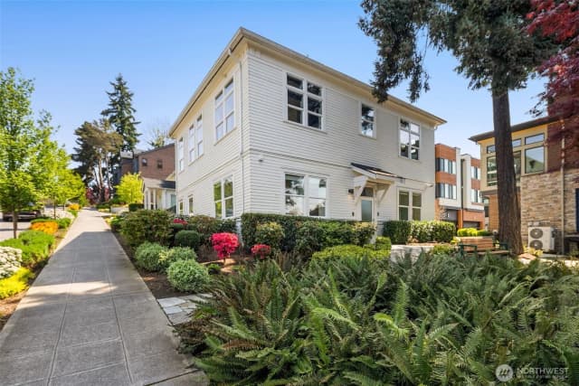 Property photo for 957 W Mcgraw Street #1, Seattle