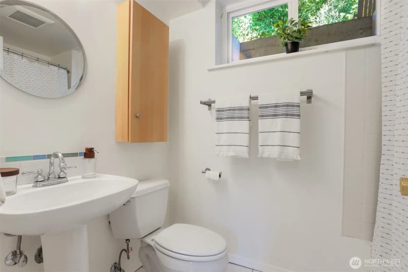 Property photo for 8614 25th Avenue Ne, Seattle photo 24