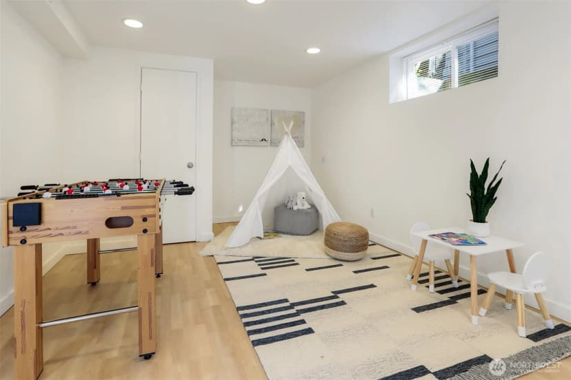 Property photo for 8614 25th Avenue Ne, Seattle photo 22