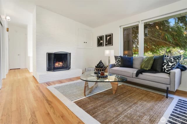 Property photo for 8614 25th Avenue Ne, Seattle photo 5