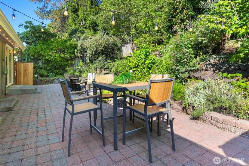 Property photo for 8614 25th Avenue Ne, Seattle photo 30