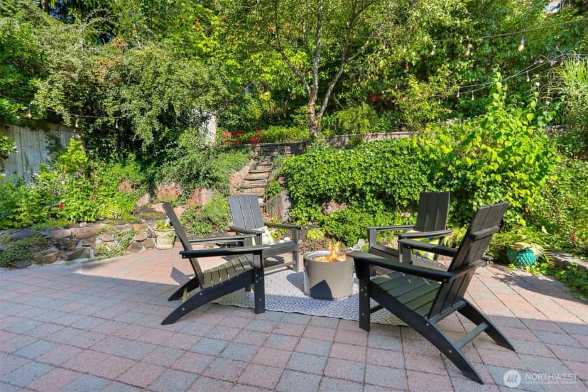 Property photo for 8614 25th Avenue Ne, Seattle photo 28