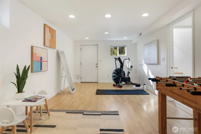 Property photo for 8614 25th Avenue Ne, Seattle photo 23