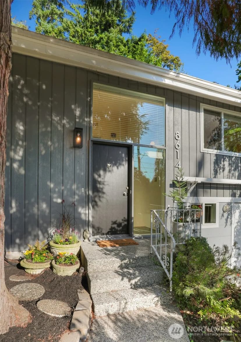 Property photo for 8614 25th Avenue Ne, Seattle photo 2