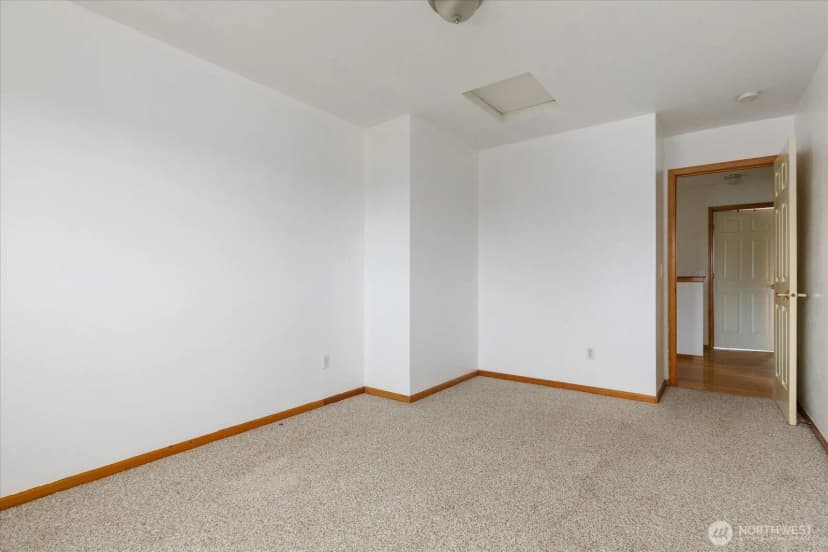 Property photo for 1875 Sw Sunnyside Avenue, Oak Harbor photo 27