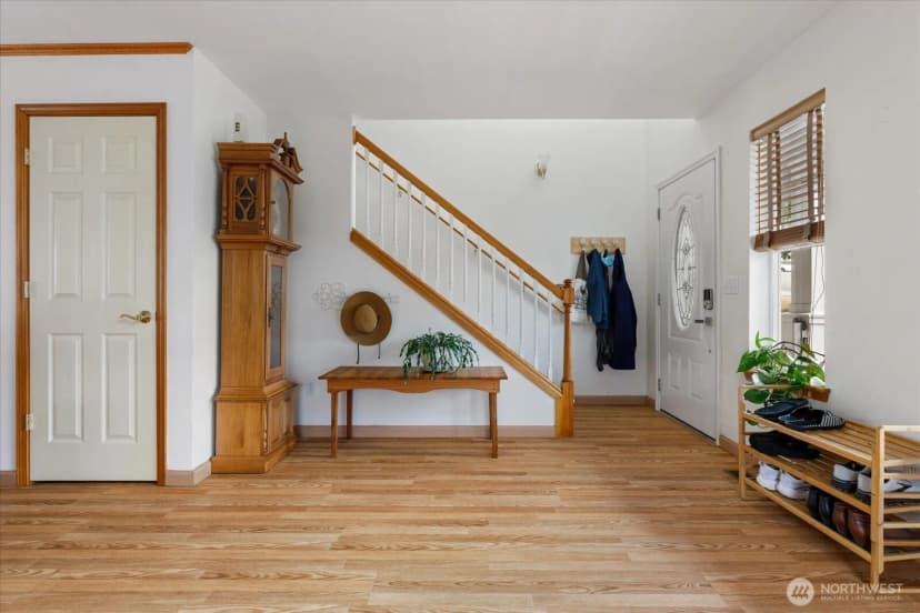 Property photo for 1875 Sw Sunnyside Avenue, Oak Harbor photo 6