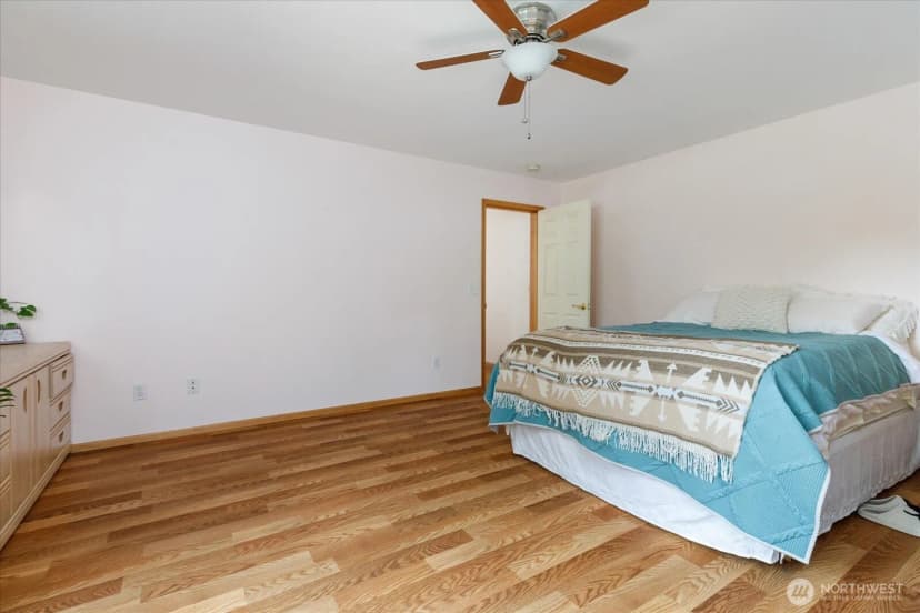 Property photo for 1875 Sw Sunnyside Avenue, Oak Harbor photo 19