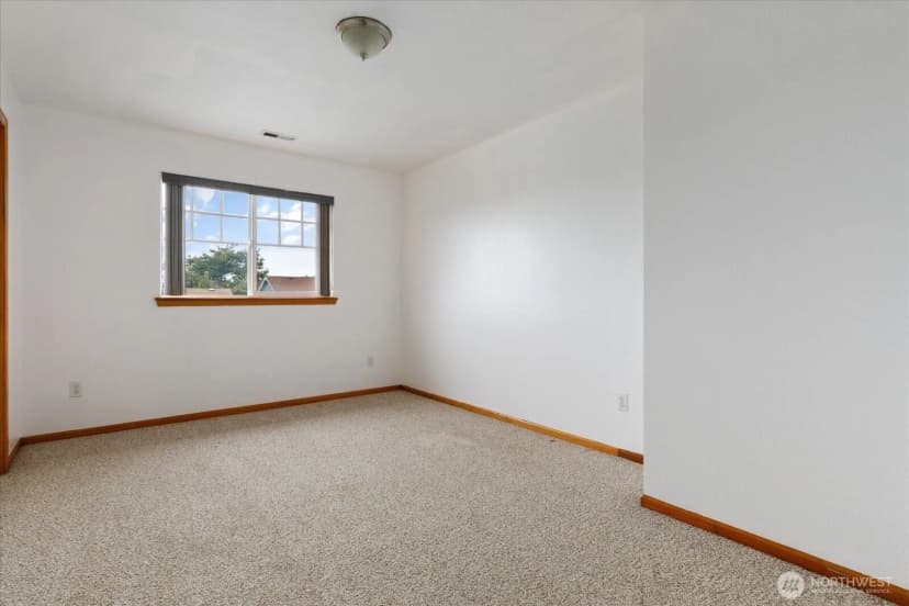 Property photo for 1875 Sw Sunnyside Avenue, Oak Harbor photo 26