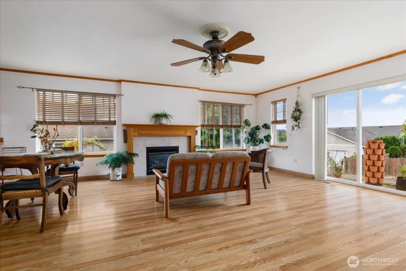 Property photo for 1875 Sw Sunnyside Avenue, Oak Harbor photo 12