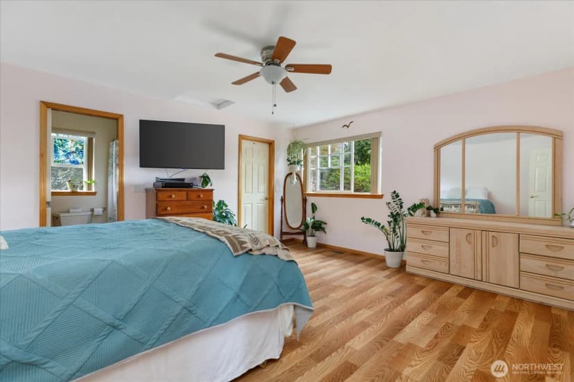 Property photo for 1875 Sw Sunnyside Avenue, Oak Harbor photo 17