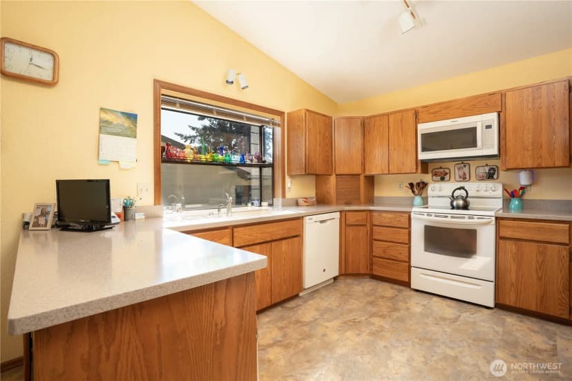 Property photo for 5809 49th Street Ct W, University Place photo 8