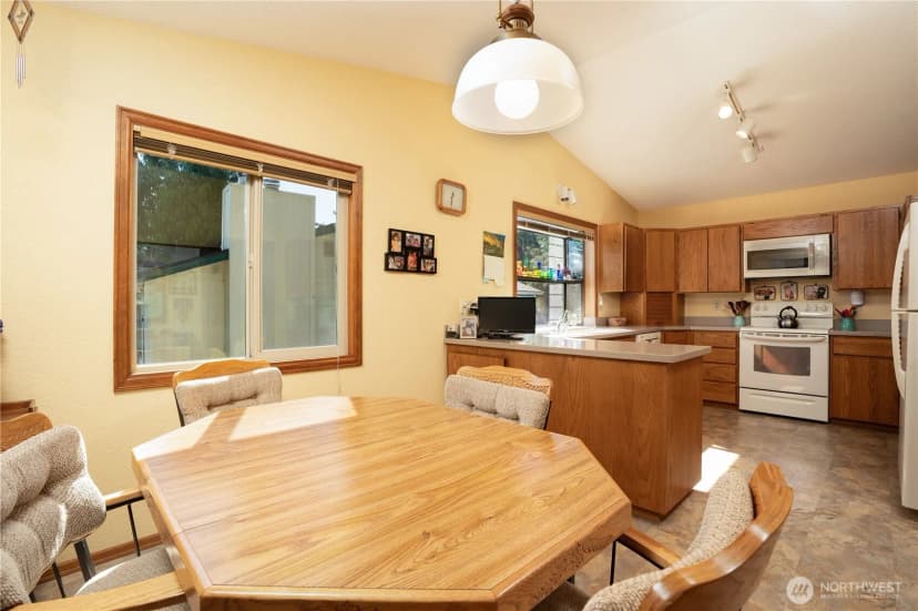Property photo for 5809 49th Street Ct W, University Place photo 7