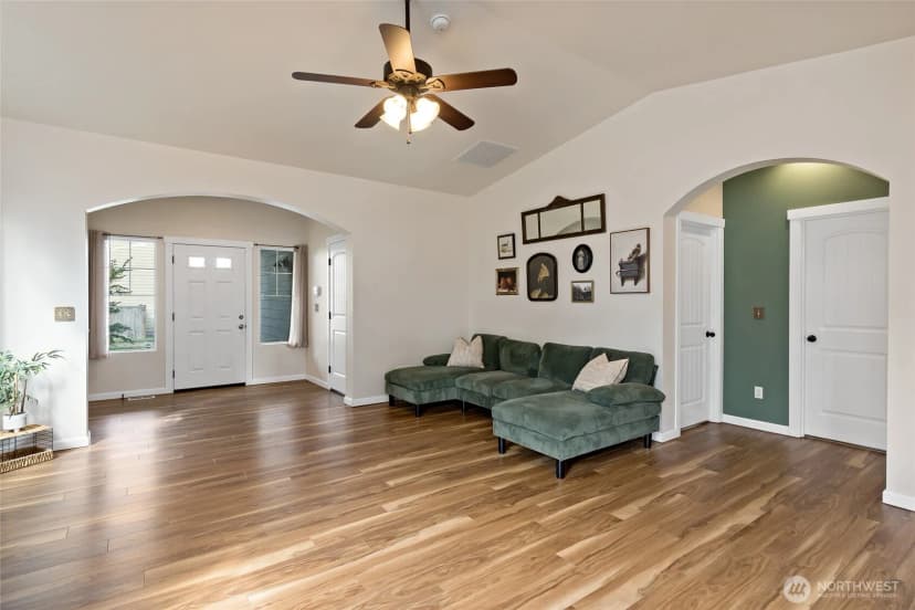 Property photo for 19121 87th Avenue Ct E, Puyallup photo 6