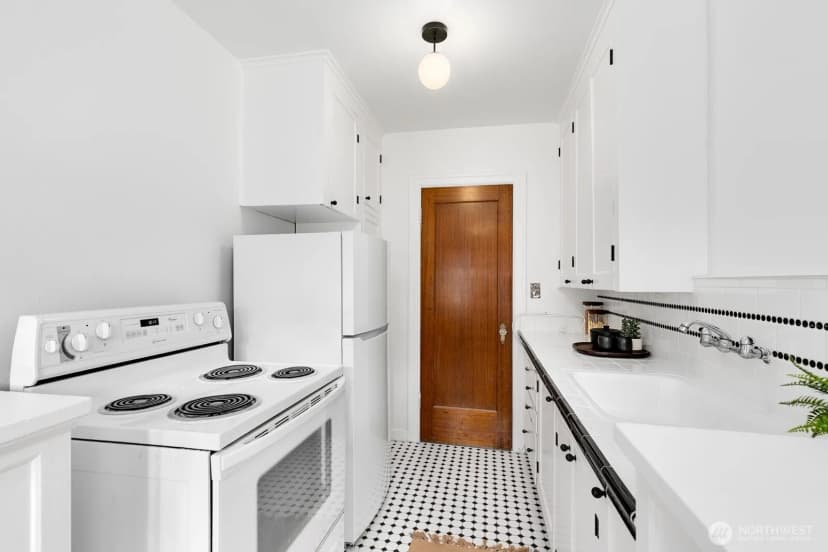 Property photo for 220 W Olympic Place #106, Seattle photo 9