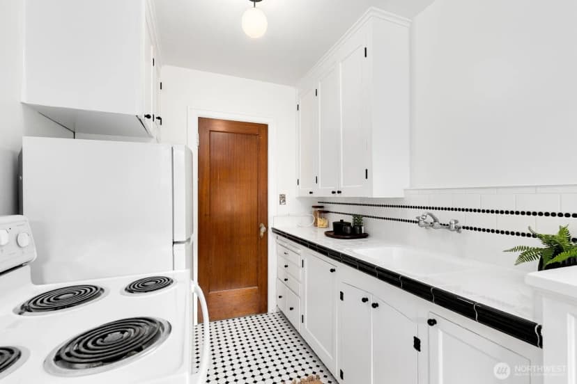 Property photo for 220 W Olympic Place #106, Seattle photo 8