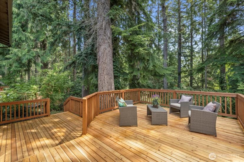 Property photo for 14407 Salal Dr, Edmonds photo 3