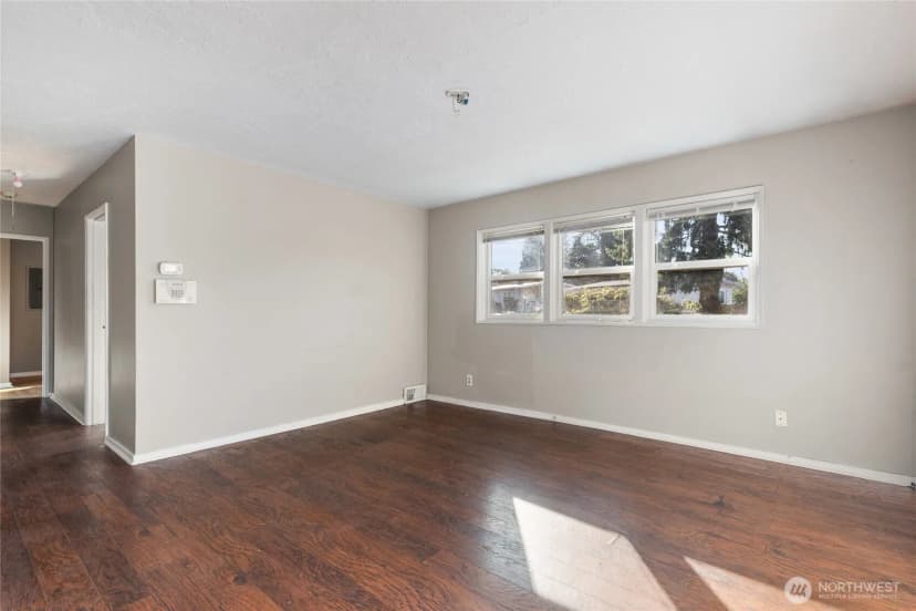 Property photo for 2202 Ne 9th Place, Renton photo 12