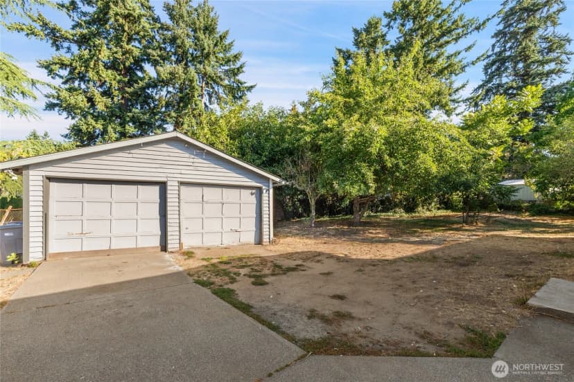 Property photo for 2202 Ne 9th Place, Renton photo 19