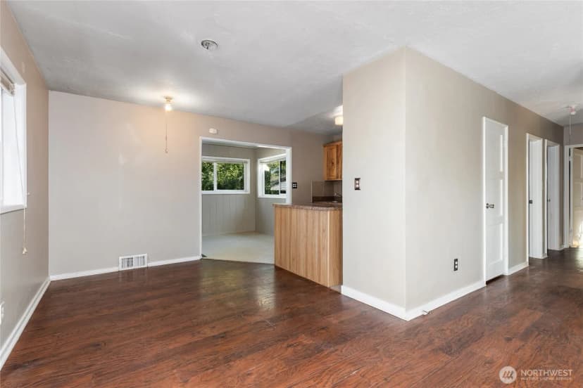 Property photo for 2202 Ne 9th Place, Renton photo 10