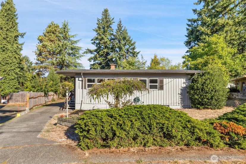 Property photo for 2202 Ne 9th Place, Renton photo 2