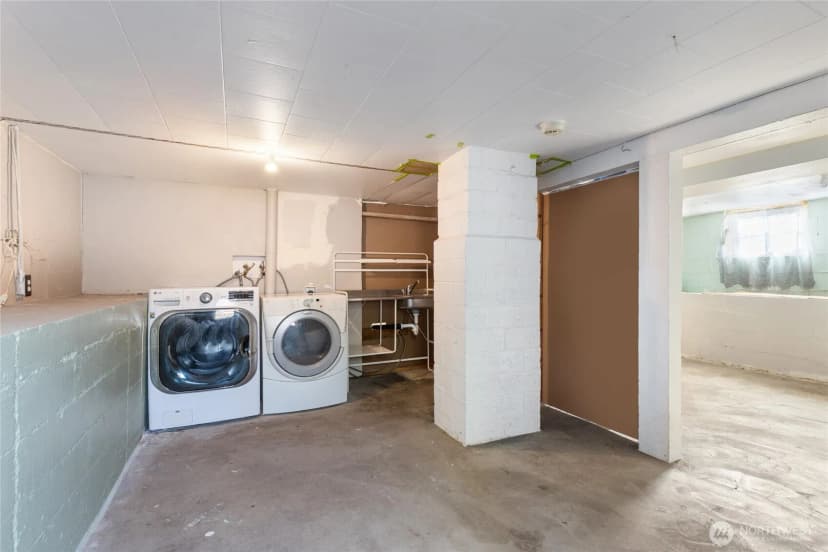 Property photo for 2202 Ne 9th Place, Renton photo 16