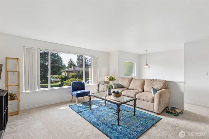 Property photo for 16518 Ne 25th Place, Bellevue photo 4