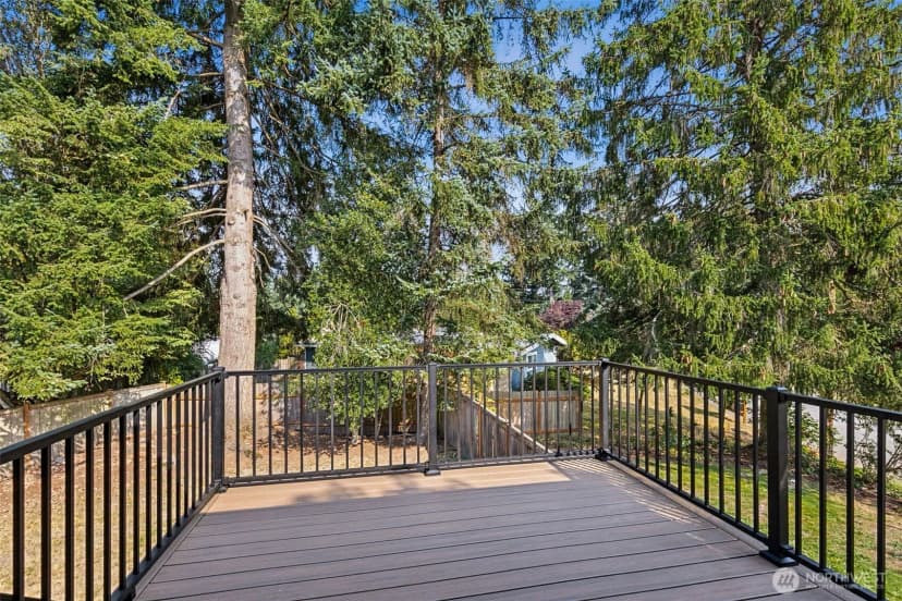 Property photo for 16518 Ne 25th Place, Bellevue photo 9