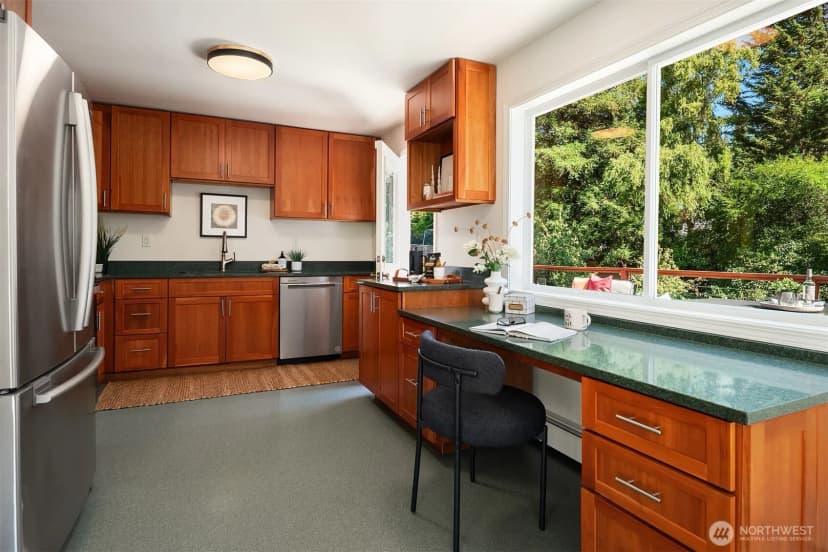 Property photo for 6726 48th Avenue Sw, Seattle photo 12